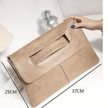 Load image into Gallery viewer, Classic PU Plain Clutch for Daily Use
