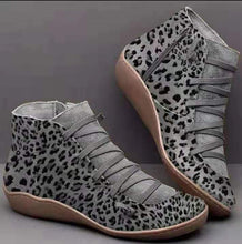 Charger l&#39;image dans la galerie, Casual Flock Leopard Round Head Wedge Heel Zipper Women&#39;s Boots
