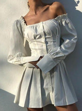 Charger l&#39;image dans la galerie, &lt;transcy&gt;Robe moulante élégante en coton blanc à manches longues et col carré&lt;/transcy&gt;

