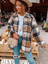 Charger l&#39;image dans la galerie, Casual Polyester Plaid Shawl Collar Regular Sleeve Coat
