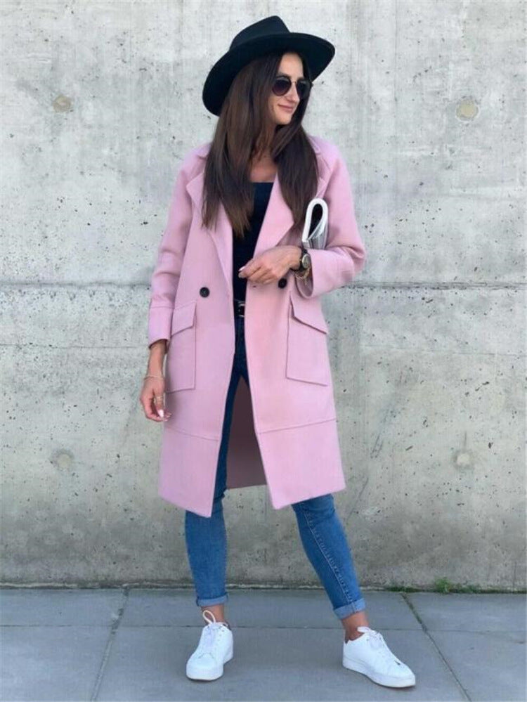 Woolen coat with button pocket and collar