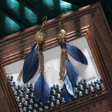 Charger l&#39;image dans la galerie, Vintage Chain Tassel Bohemian Feather Long Earrings
