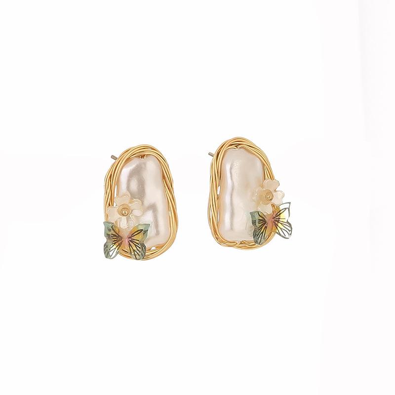 The New French Hand-wound Temperament Retro Exquisite Earrings