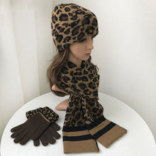Load image into Gallery viewer, European And American Leopard Print Warm And Thick Suit

