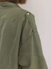 Load image into Gallery viewer, Loose Cape Style Profile Tooling Short Jacket
