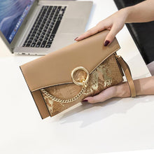 Charger l&#39;image dans la galerie, Elegant PU Snakeskin Chain Clutch for Daily Use

