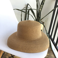 Load image into Gallery viewer, Hepburn Style Women&#39;s Shade Big Brim Foldable Straw Hat
